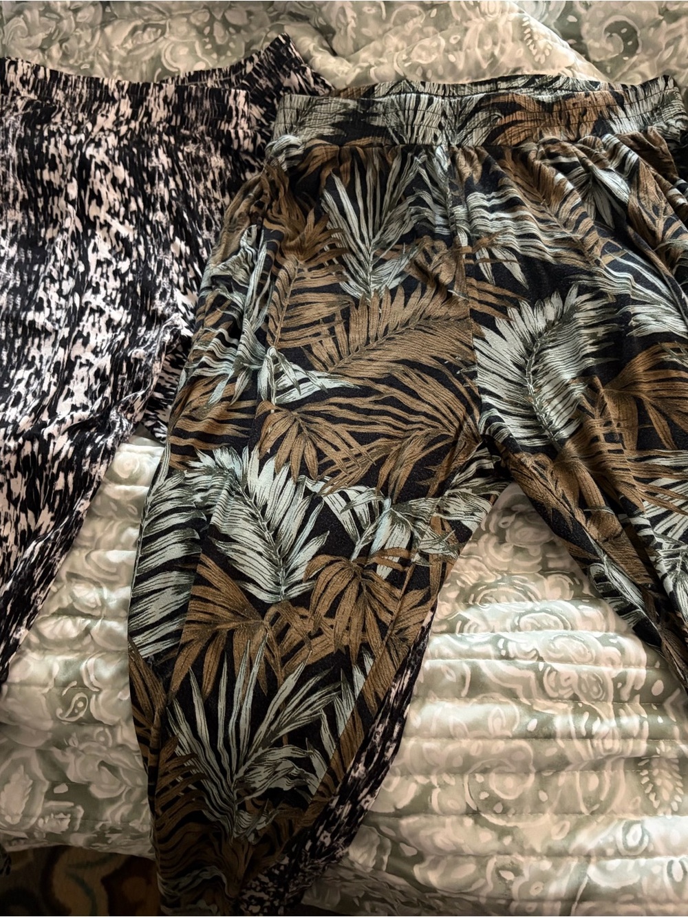 H&M Tropical Leaf Print & Black / White Patterned Lightweight Pants (set of 2)